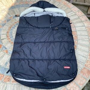 Skip hop three season foot muff, toddler size